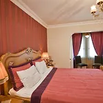 1207 Special Class Sultanahmet Hotell 4*